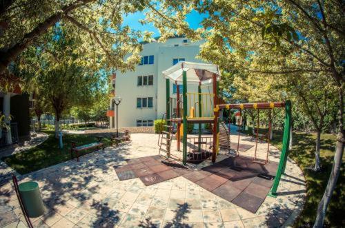 Private Apartment in Green Fort Apartments