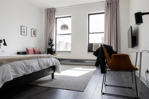 FRONTDESK Chic 1 BR Apt near 57th Street Beach