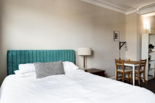 Historic HP Studio with Fast Transit to UChicago & DT by Zencity - image 10