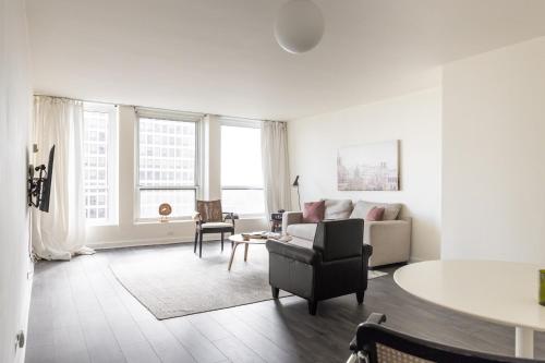 UChicago Shops Lake with Gym W&D by Zencity - image 10