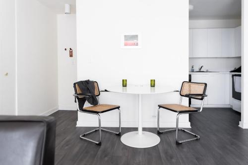 UChicago Shops Lake with Gym W&D by Zencity - image 12