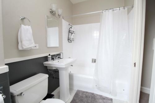 Historic HP 1BR with Fast Transit to UChicago & DT by Zencity - image 8