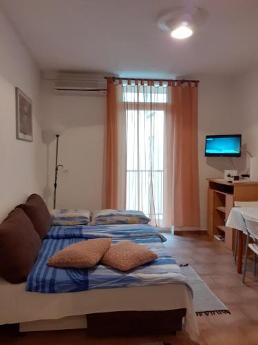  Studio Apartman Kranjec, Pension in Karlobag