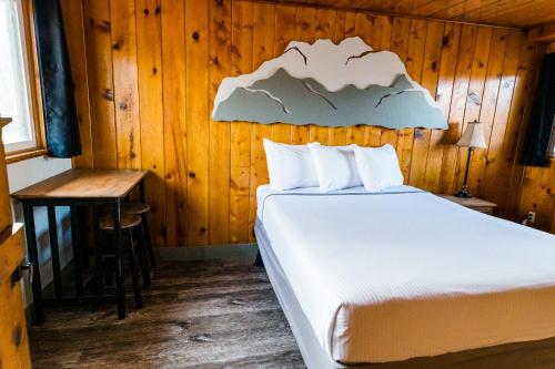 1 queen bed