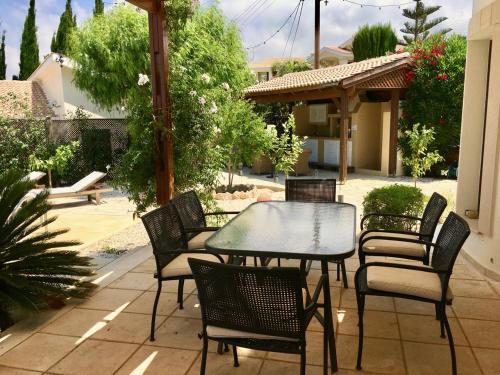 Villa Panorama - Stunning views in villa with hot tub, pool, garden