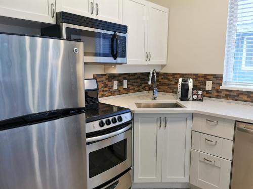 Alpenglow Lodge by MVA - Whistler Blackcomb