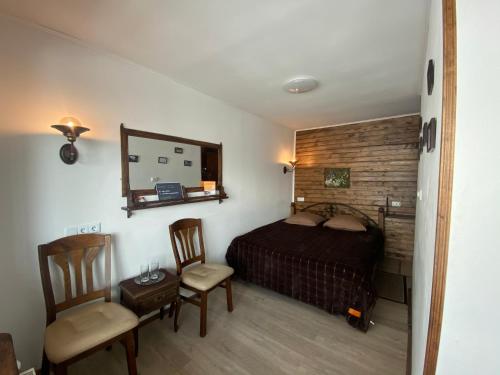 1 queen bed