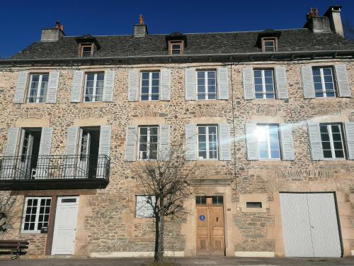 Gîte Les Pieds dans l'Olt - Ultreïa chambre d'hôte Saint-Geniès-d'Estaing