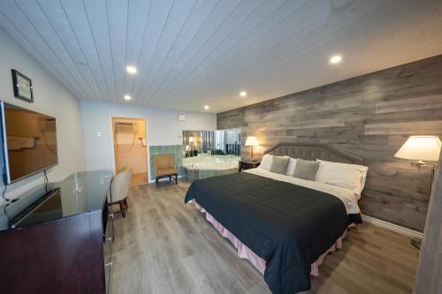 Choice Inn by the falls