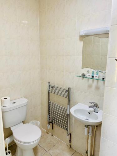 Almond Tree Hotel - image 3