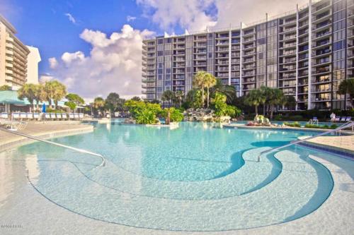 Sand Dollar Villa at Edgewater - 3 min walk to the beach, lagoon pool, shops & dining