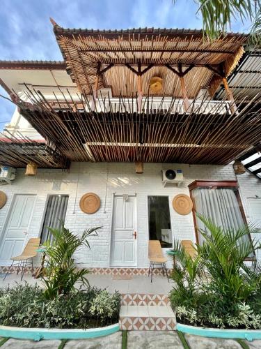 NIKINIKO Beach House by Lolavillas - 100mts to the beach Bali