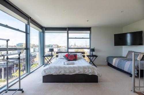 Geelong Waterfront Penthouse Apartment