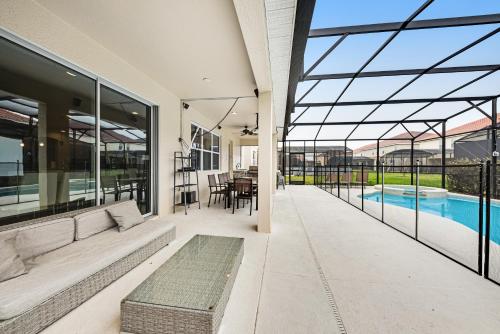 Southern Magnolia Retreat - image 3