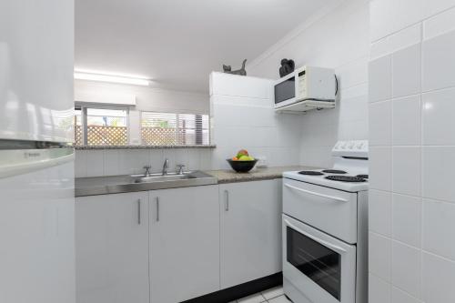 Standard Two-Bedroom Apartment image 7