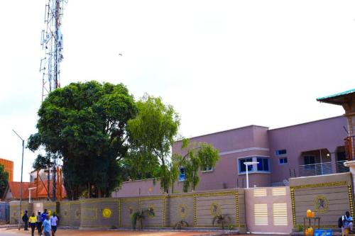 . Town Lodge Executive by Colibri