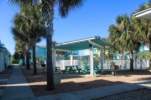 Reel Beachy The Commons Townhouse - image 5