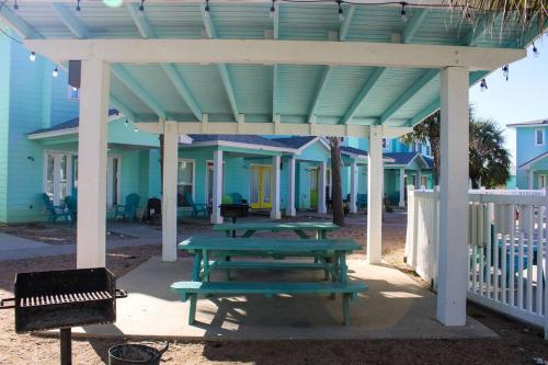 Reel Beachy The Commons Townhouse - image 6