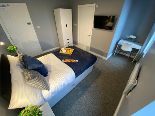 The North West Contractors Base - 9 Bedroom - EV Charging - image 8