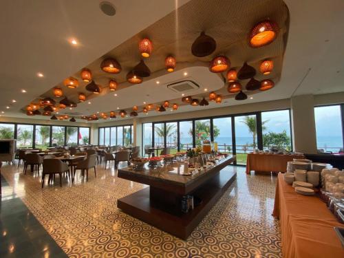 Food and beverages, Ly Son Pearl Island Hotel & Resort in An vinh