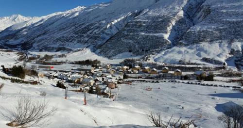 Realp-Andermatt 3,5 locali al centro delle piste di sci di fondo con giardino privato stupenda vista (Realp-Andermatt 3,5 locali giardino privato In mezzo la natura, spettacolare per appassionati montan) in Realp