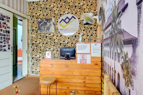 Radio Backpacker Guesthouse - Tap to explore photos