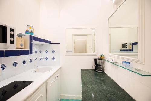 Junior Suite with Sea View image 4