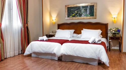 3 twin beds
