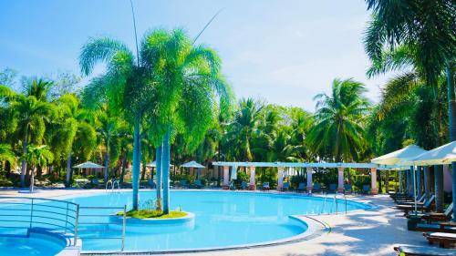 Swimming pool, Long Thuan Hotel & Resort in Phan Rang – Tháp Chàm (Ninh Thuận)