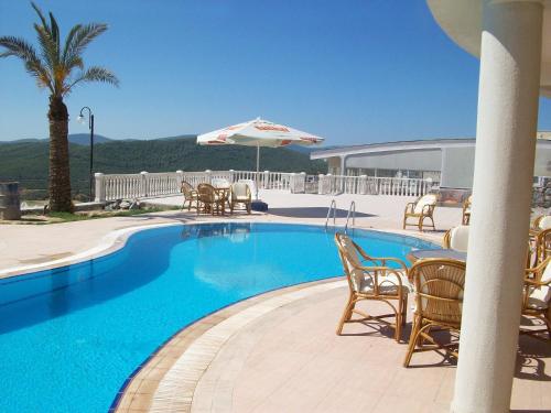 2 Bed, 2 Bath Apartment On Private Site Within 300 Metres Of The Beach
