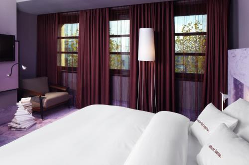 1 queen bed