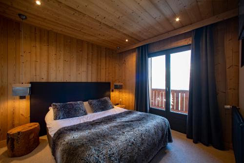 1 queen bed, 2 twin beds