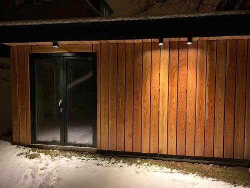 Room in Guest room - Bedroom and small private bathroom - image 7