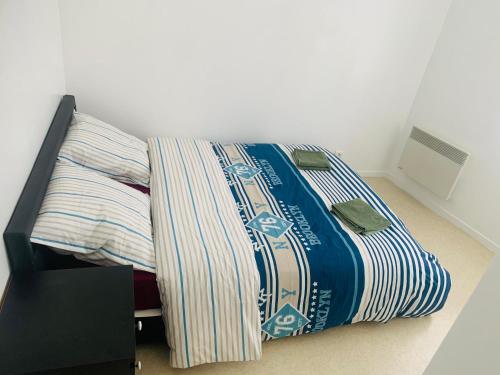 Appart 1 salon 1 chambre immeuble tres calme