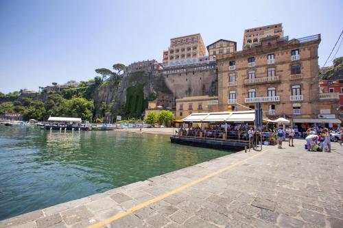 Amore Rentals - Appartamento La Terrazza Sul Porto 1