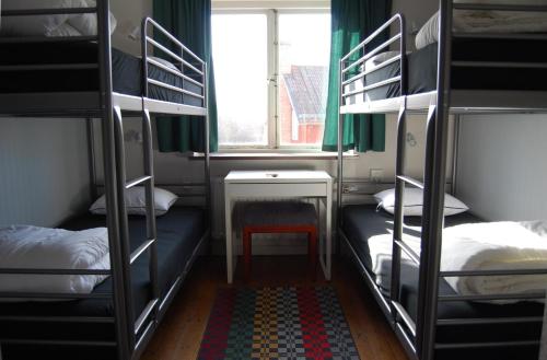 4 bunk beds