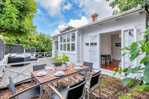 Classic Villa Retreat - Steps To Ponsonby Rd, Окленд (фото 8)