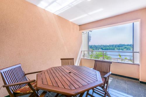Apartment Ivana with sea view