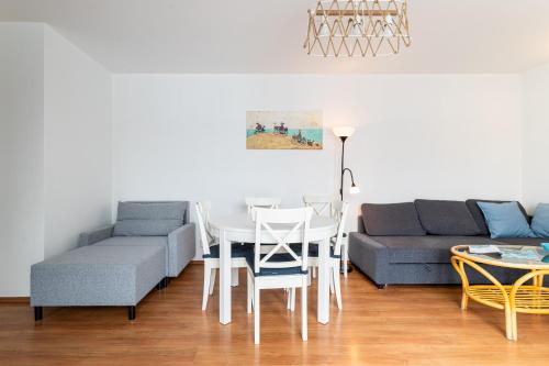 One-Bedroom Apartment image 7