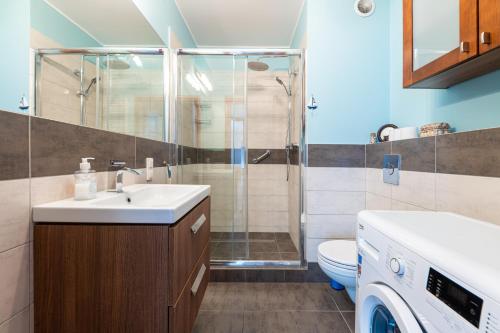 One-Bedroom Apartment image 4