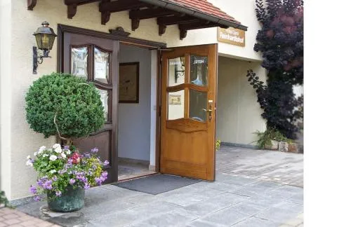 Hotel Reinhardtshof Garni in Wolfschlugen, Deutschland