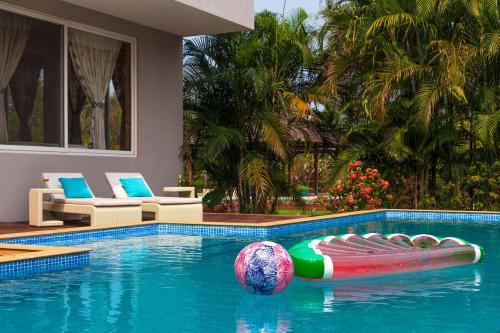 Umber Villa by StayVista - 5BHK Luxurious Villa with a Pvt Pool & Lawn