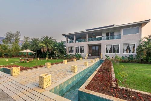 Umber Villa by StayVista - 5BHK Luxurious Villa with a Pvt Pool & Lawn