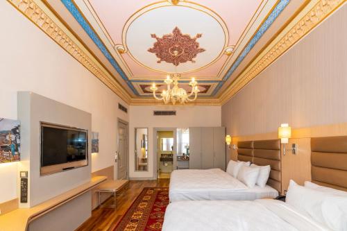 Deluxe Triple Room image 2