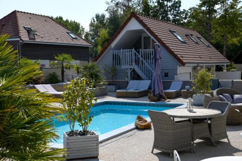 Gîte de la Villa de la Croix avec piscine et parking à 4 minutes de l'A26 chambre d'hôte Ruvigny
