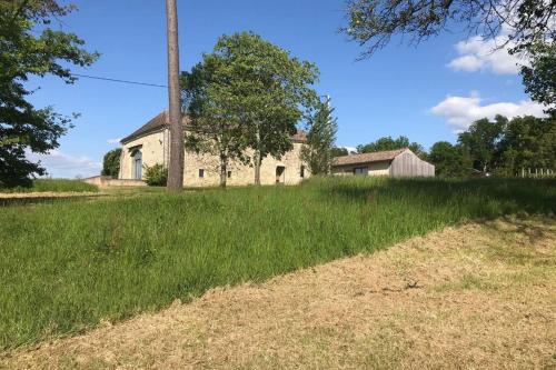 Barn House-19e eeuwse luxueus verbouwde wijnschuur gîte à louer Landerrouat