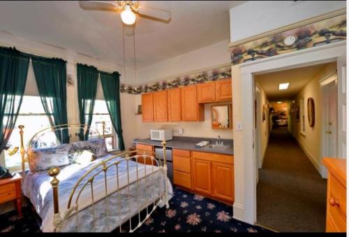 Gaslamp Quarter Hotel - image 3
