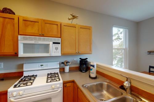 Retreat on Devils Lake - image 8