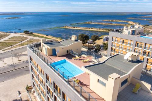 Exterior view, Privilege Sea View Apartment Pochet with Rooftop Pool, Village Marina - Olhao in Olhao