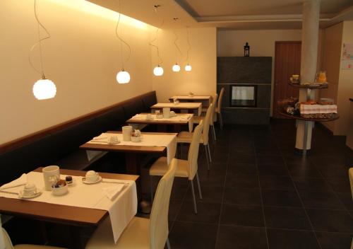 Garni - Hotel Am Burghuegel - image 5
